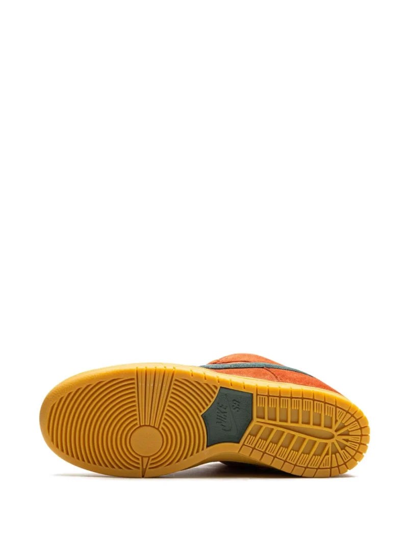 24108111_54129665_4000